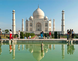 Chandigarh to Agra Taxi Rentals